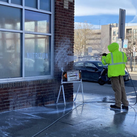 Graffiti_removal